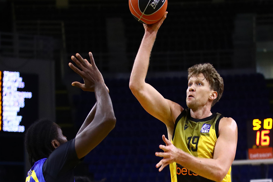 kouzminskas1 aek laurio